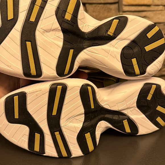 Sorel Women's Explorer Blitz Stride Sandal Olive Shade & Black - Picture 9 of 10